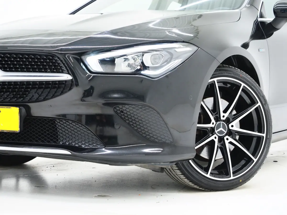 250 e Premium | Panoramadak | Leder | Trekhaak | Camera | Sfeerlicht | Carbon | Cruise | LED