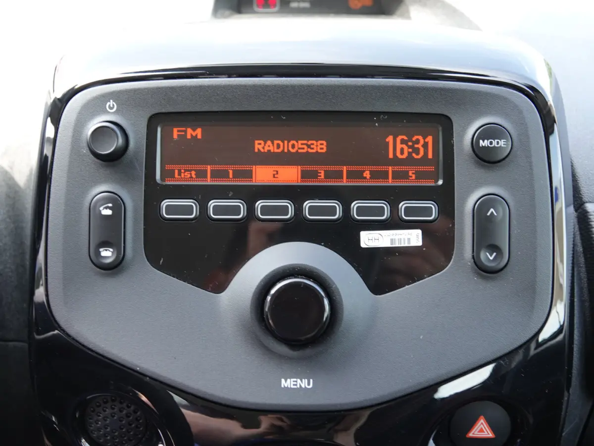 1.0 VTi Feel AIRCO | AUDIO | BT-TEL