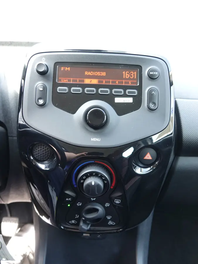 1.0 VTi Feel AIRCO | AUDIO | BT-TEL