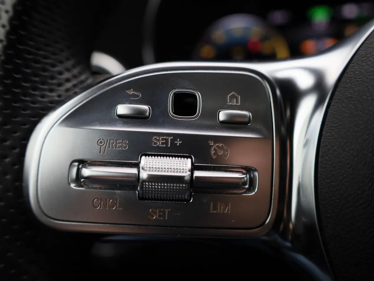 300e 4MATIC Business Solution AMG | PANORAMADAK | 360 CAMERA | STOELVERWARMING | NAVIGATIE | TREKHAAK