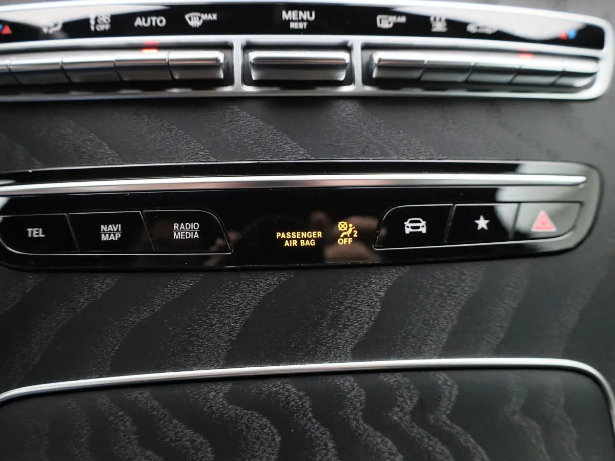 300e 4MATIC Business Solution AMG | PANORAMADAK | 360 CAMERA | STOELVERWARMING | NAVIGATIE | TREKHAAK