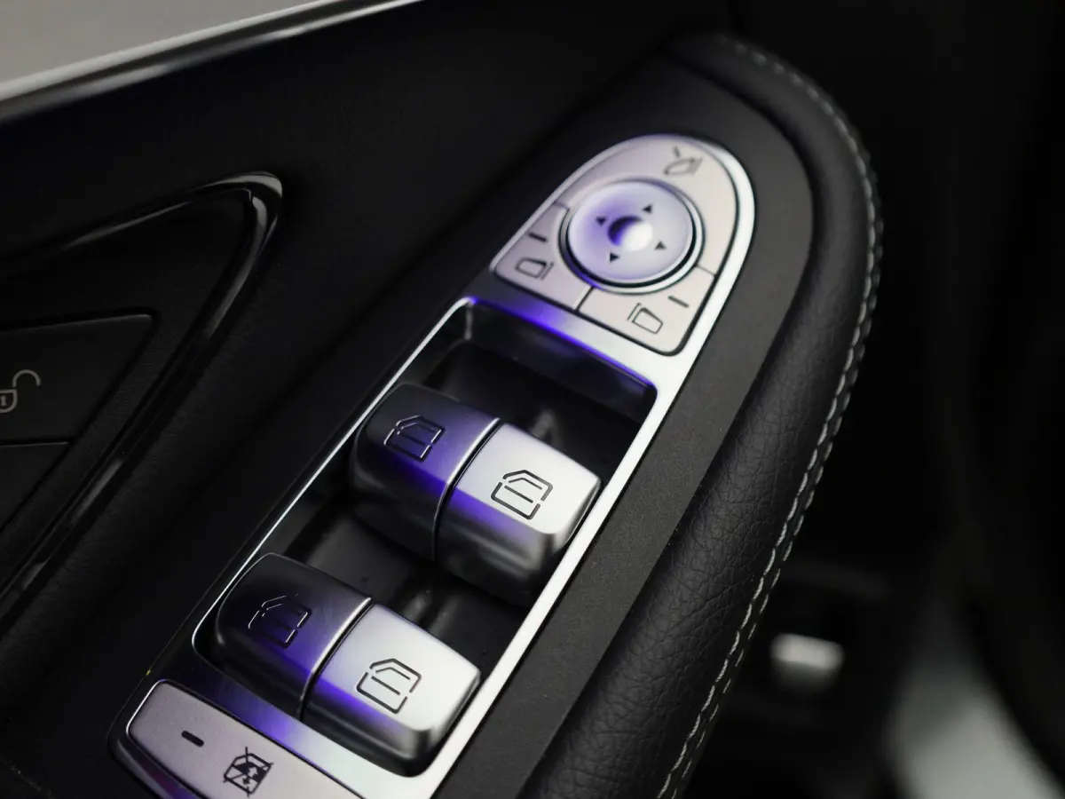 300e 4MATIC Business Solution AMG | PANORAMADAK | 360 CAMERA | STOELVERWARMING | NAVIGATIE | TREKHAAK