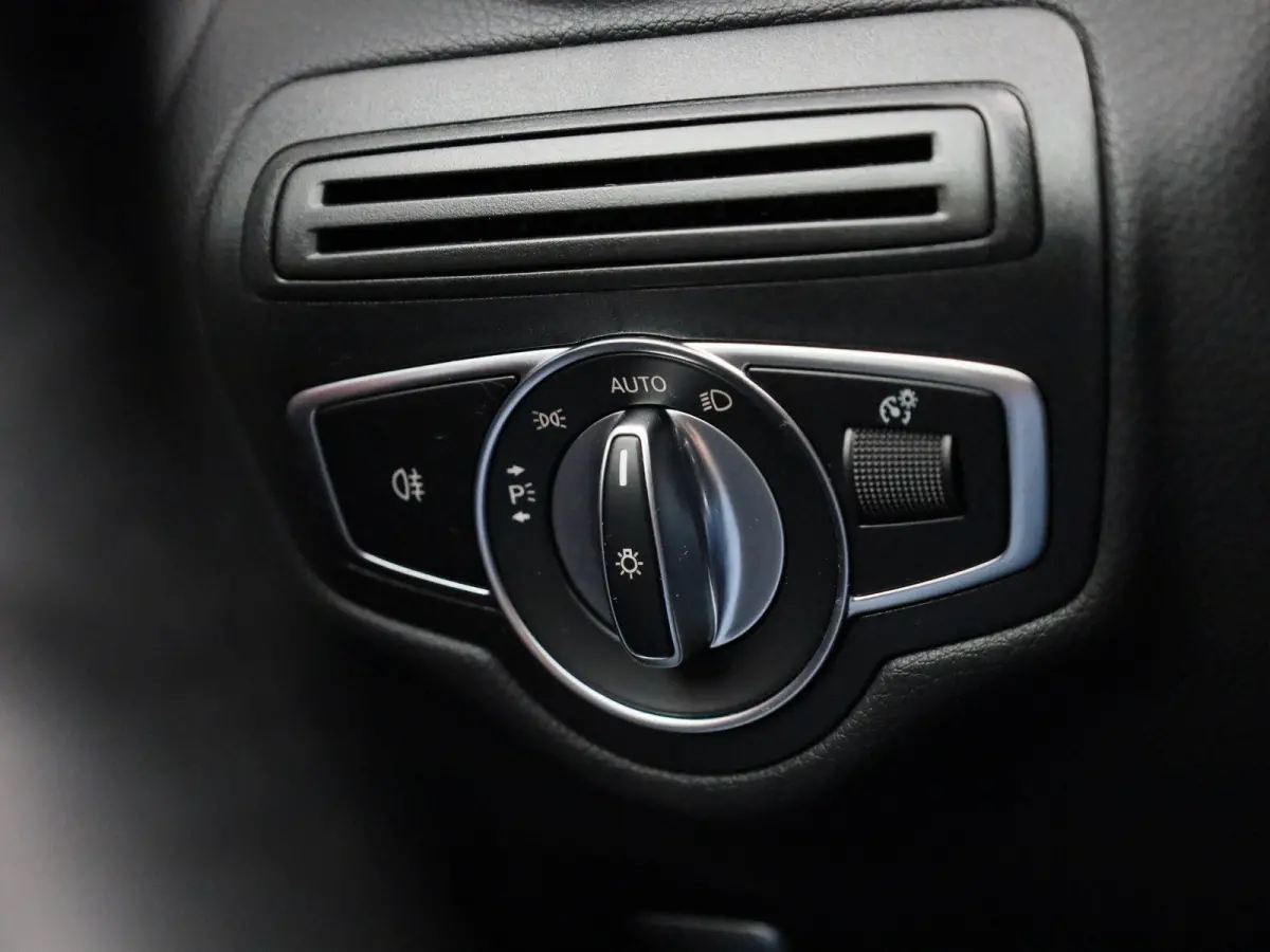 300e 4MATIC Business Solution AMG | PANORAMADAK | 360 CAMERA | STOELVERWARMING | NAVIGATIE | TREKHAAK