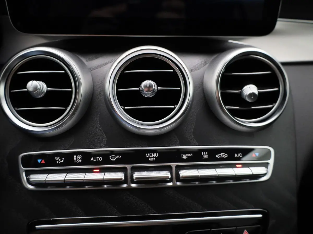 300e 4MATIC Business Solution AMG | PANORAMADAK | 360 CAMERA | STOELVERWARMING | NAVIGATIE | TREKHAAK