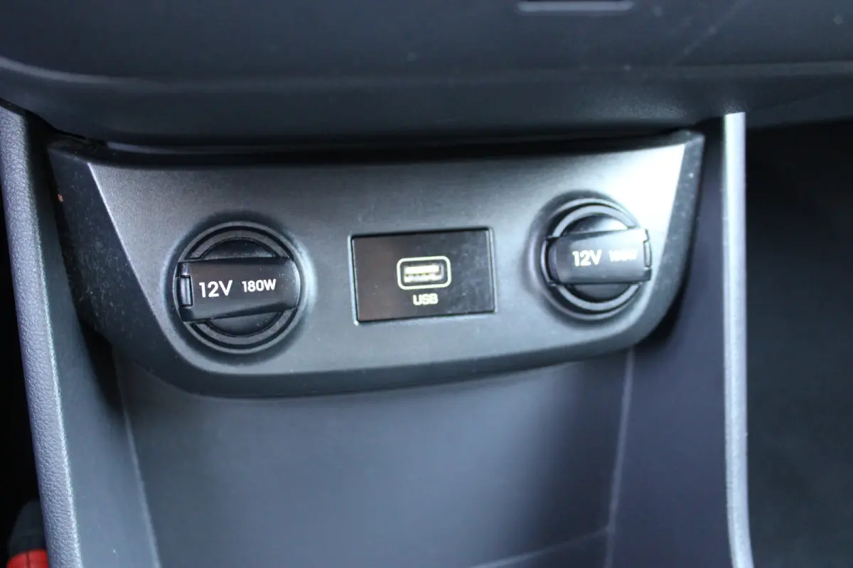 Comfort EV 38 kWh SOH 100% | Achteruitrijcamera | Navigatiesysteem full map | Voorstoelen verwarmd