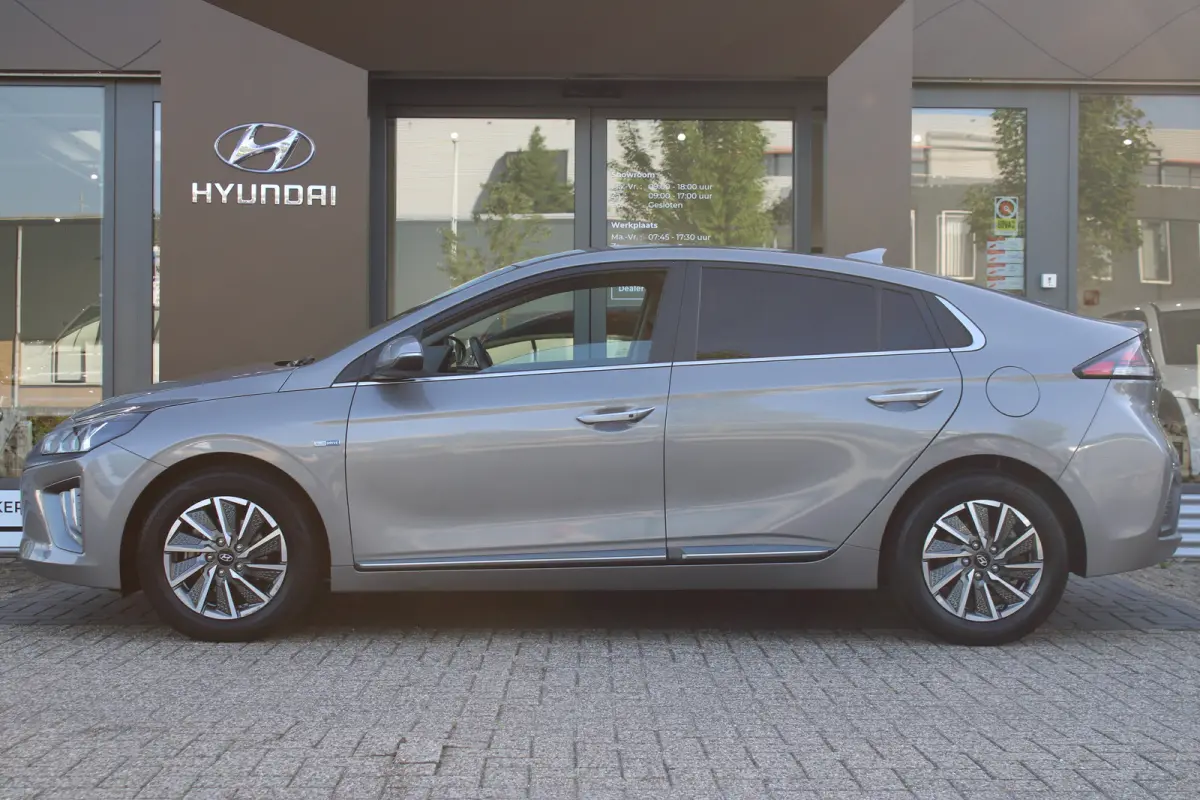 Comfort EV 38 kWh SOH 100% | Achteruitrijcamera | Navigatiesysteem full map | Voorstoelen verwarmd