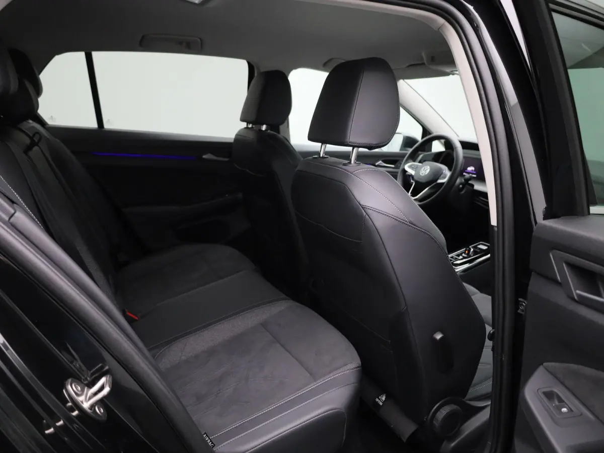 1.5 eHybrid Style Edition 204 PK Origineel Nederlands | 1e Eigenaar | Navigatie | Stoelverwarming | LED Matrix | Achteruitrijcamera | Parkeersensoren | Artvelours