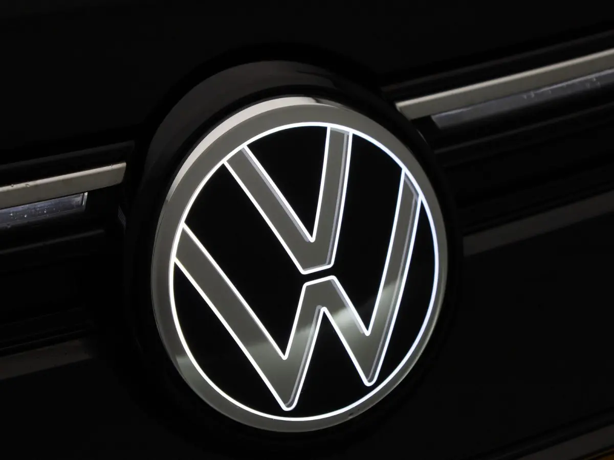 1.5 eHybrid Style Edition 204 PK Origineel Nederlands | 1e Eigenaar | Navigatie | Stoelverwarming | LED Matrix | Achteruitrijcamera | Parkeersensoren | Artvelours
