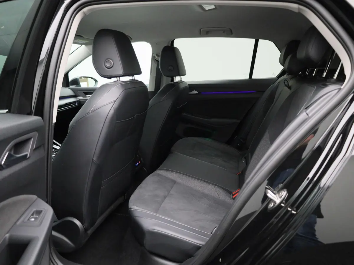 1.5 eHybrid Style Edition 204 PK Origineel Nederlands | 1e Eigenaar | Navigatie | Stoelverwarming | LED Matrix | Achteruitrijcamera | Parkeersensoren | Artvelours