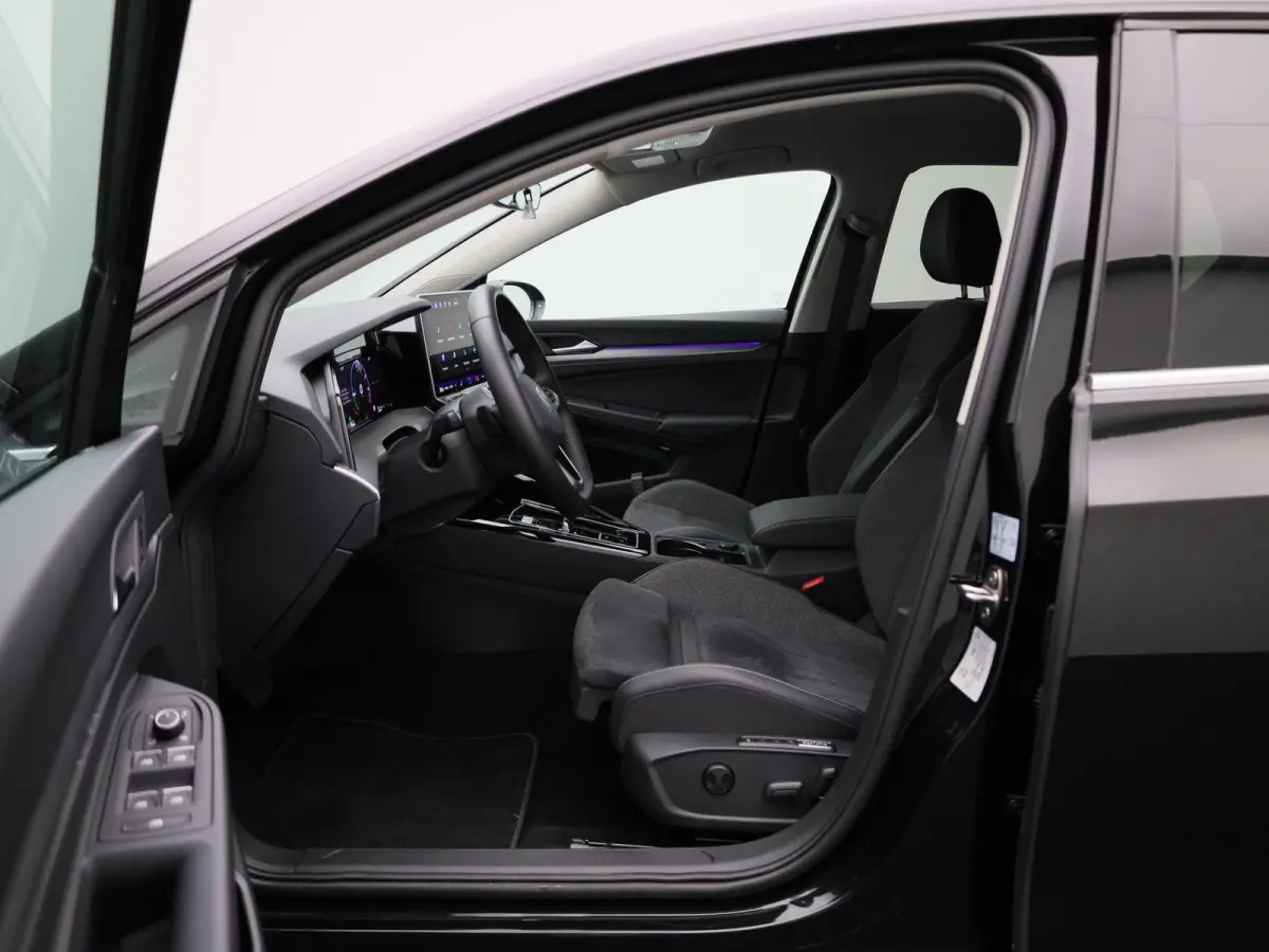 1.5 eHybrid Style Edition 204 PK Origineel Nederlands | 1e Eigenaar | Navigatie | Stoelverwarming | LED Matrix | Achteruitrijcamera | Parkeersensoren | Artvelours