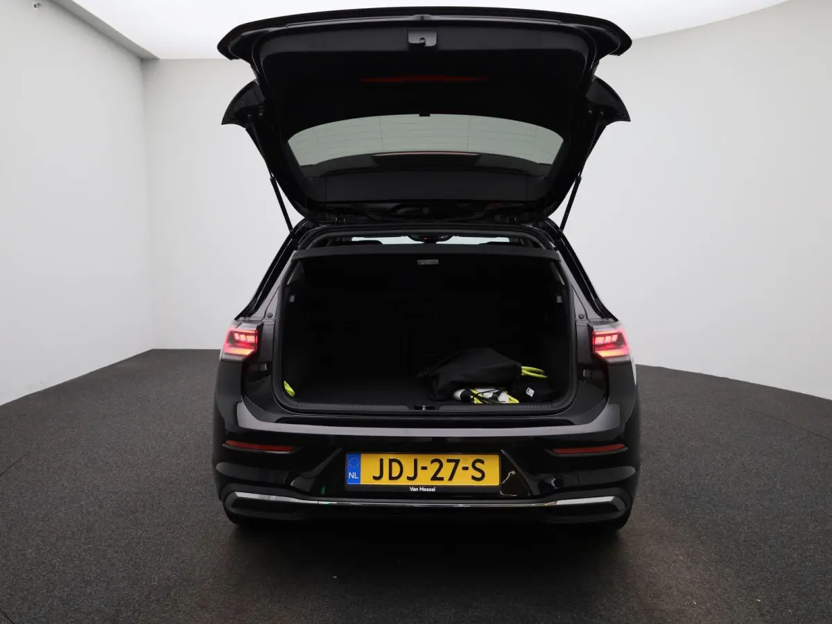 1.5 eHybrid Style Edition 204 PK Origineel Nederlands | 1e Eigenaar | Navigatie | Stoelverwarming | LED Matrix | Achteruitrijcamera | Parkeersensoren | Artvelours