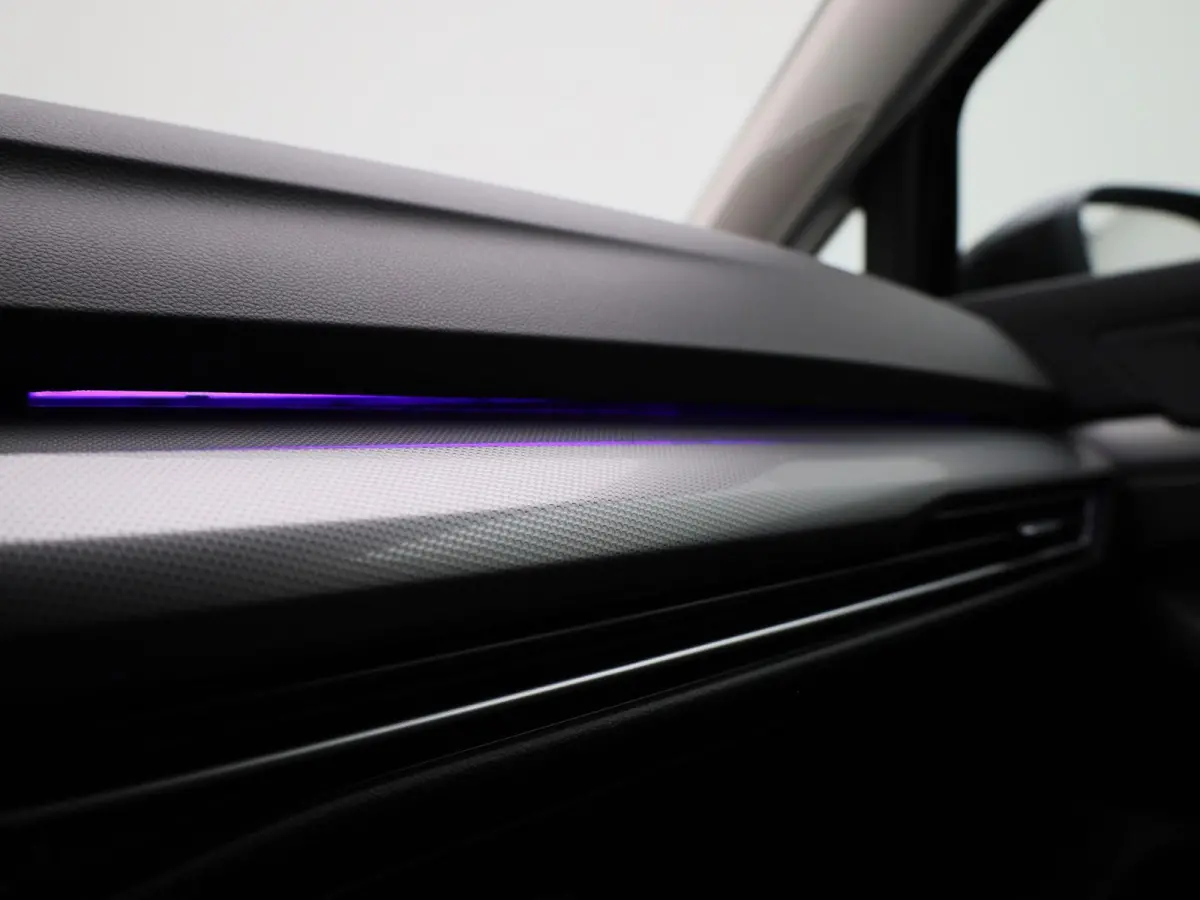 1.5 eHybrid Style Edition 204 PK Origineel Nederlands | 1e Eigenaar | Navigatie | Stoelverwarming | LED Matrix | Achteruitrijcamera | Parkeersensoren | Artvelours