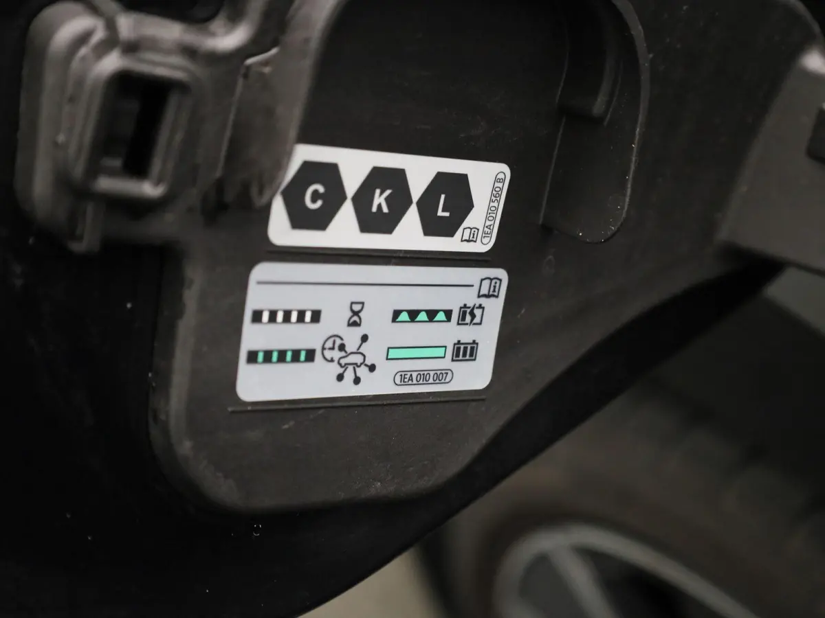 1.5 eHybrid Style Edition 204 PK Origineel Nederlands | 1e Eigenaar | Navigatie | Stoelverwarming | LED Matrix | Achteruitrijcamera | Parkeersensoren | Artvelours