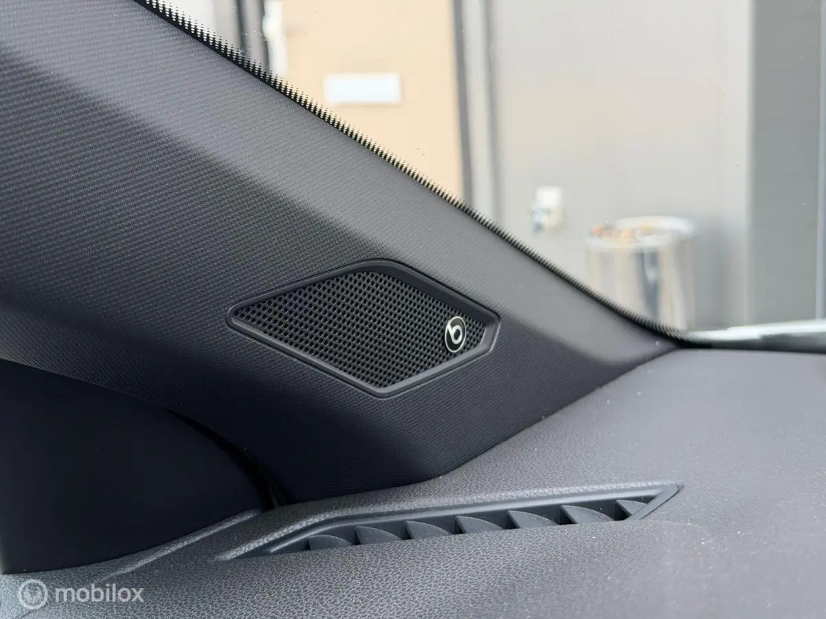 2.0 GTI / Pano / Virtual / Beats / ACC / Camera | Automatisch inparkeren | LED |