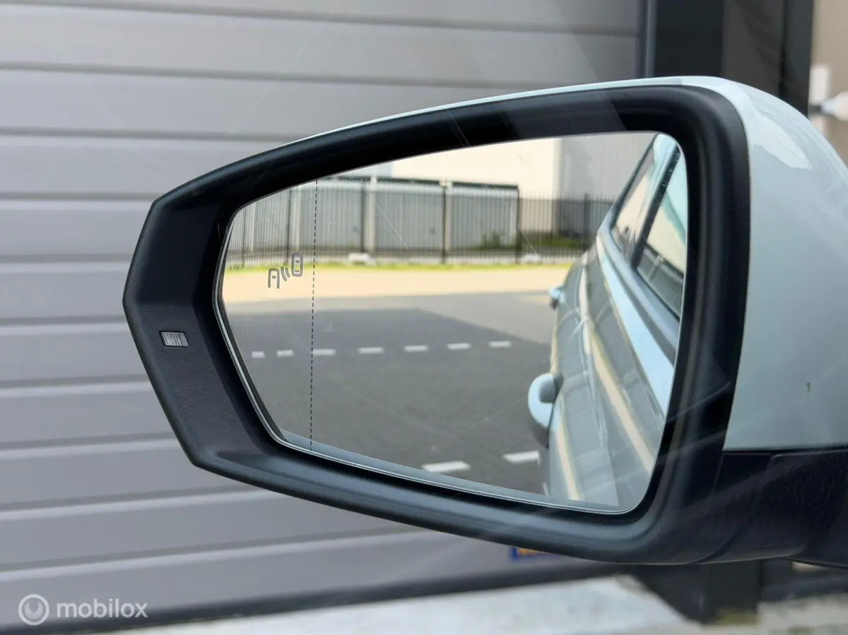 2.0 GTI / Pano / Virtual / Beats / ACC / Camera | Automatisch inparkeren | LED |