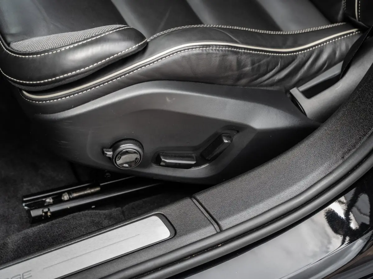 2.0 T8 Recharge AWD R-Design 455 PK | Pano | 1e Eig. | SOH 96 % |