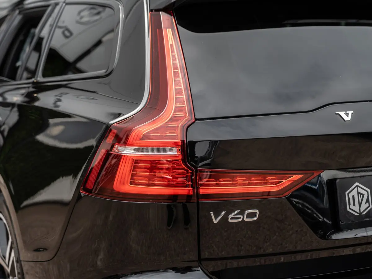 2.0 T8 Recharge AWD R-Design 455 PK | Pano | 1e Eig. | SOH 96 % |