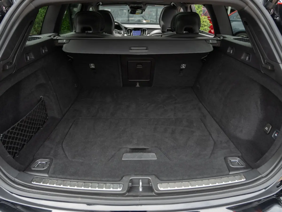 2.0 T8 Recharge AWD R-Design 455 PK | Pano | 1e Eig. | SOH 96 % |