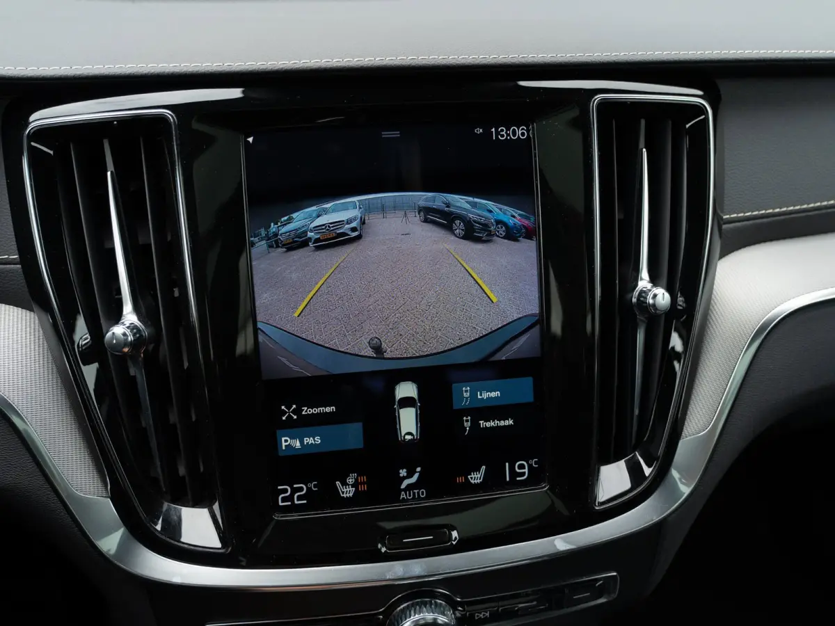 2.0 T8 Recharge AWD R-Design 455 PK | Pano | 1e Eig. | SOH 96 % |