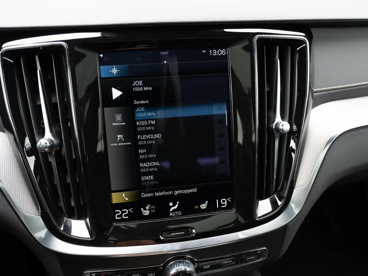 2.0 T8 Recharge AWD R-Design 455 PK | Pano | 1e Eig. | SOH 96 % |