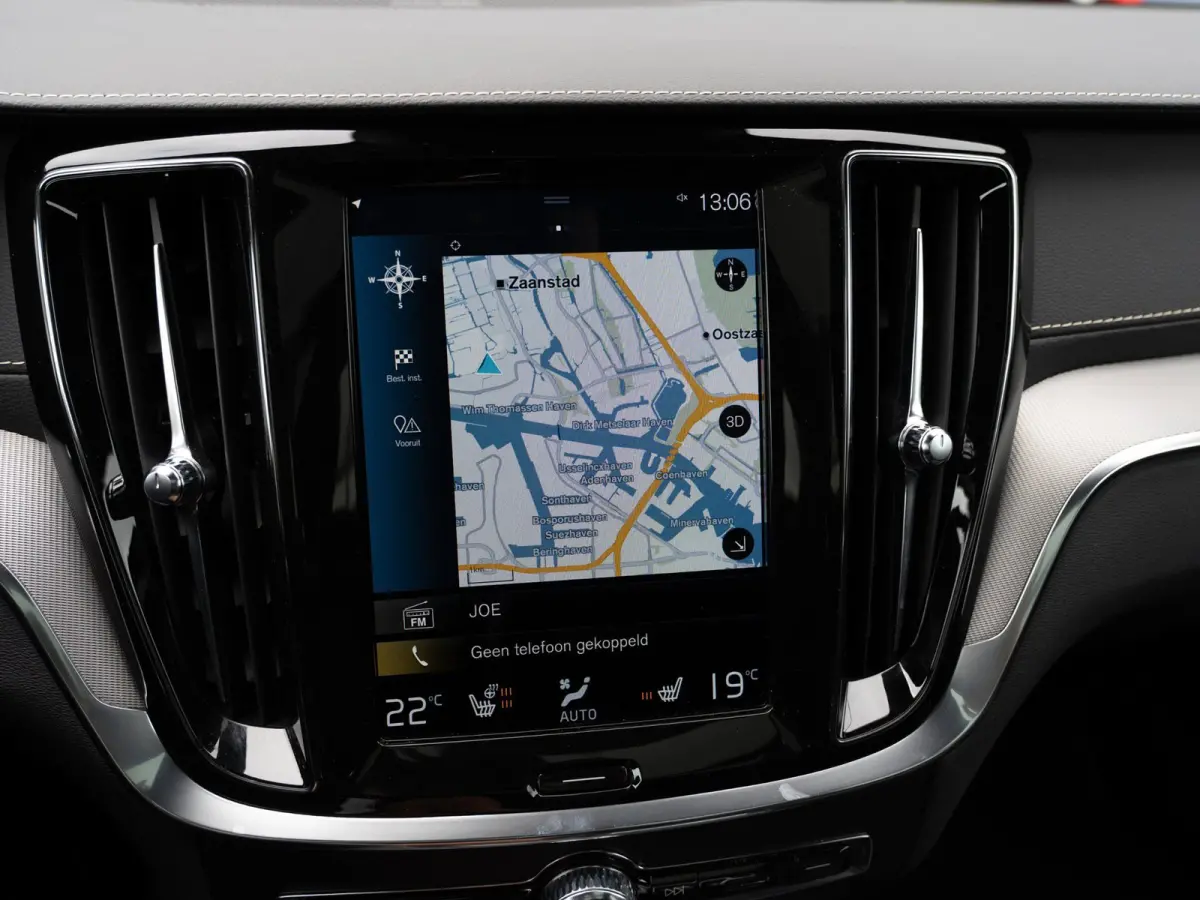 2.0 T8 Recharge AWD R-Design 455 PK | Pano | 1e Eig. | SOH 96 % |