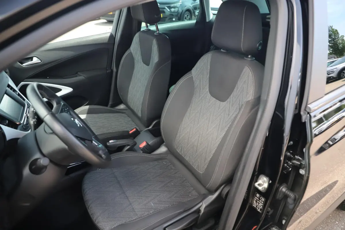 1.2 Turbo 120 Jaar Edition 110PK 16 inch LMV Navigatie Airco Cruise Control Rijstrooksensor