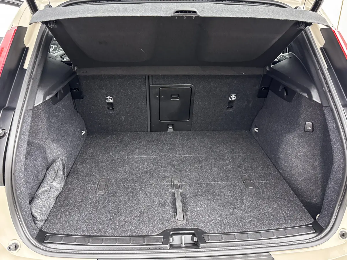 B4 Plus Dark | 19" Allseason | Trekhaak | Harman Kardon | Elektr. verst. Stoelen | Stoel/Stuurverwarming | Adaptieve Cruise | BLIS