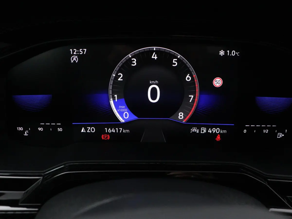 1.0 TSI Life Edition | EM | Achterruitrijcamera | Parkeersensoren | Navigatie | App Connect (Apple Carplay / Android Auto) | Keyless Access
