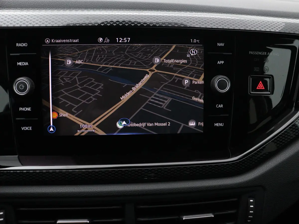 1.0 TSI Life Edition | EM | Achterruitrijcamera | Parkeersensoren | Navigatie | App Connect (Apple Carplay / Android Auto) | Keyless Access