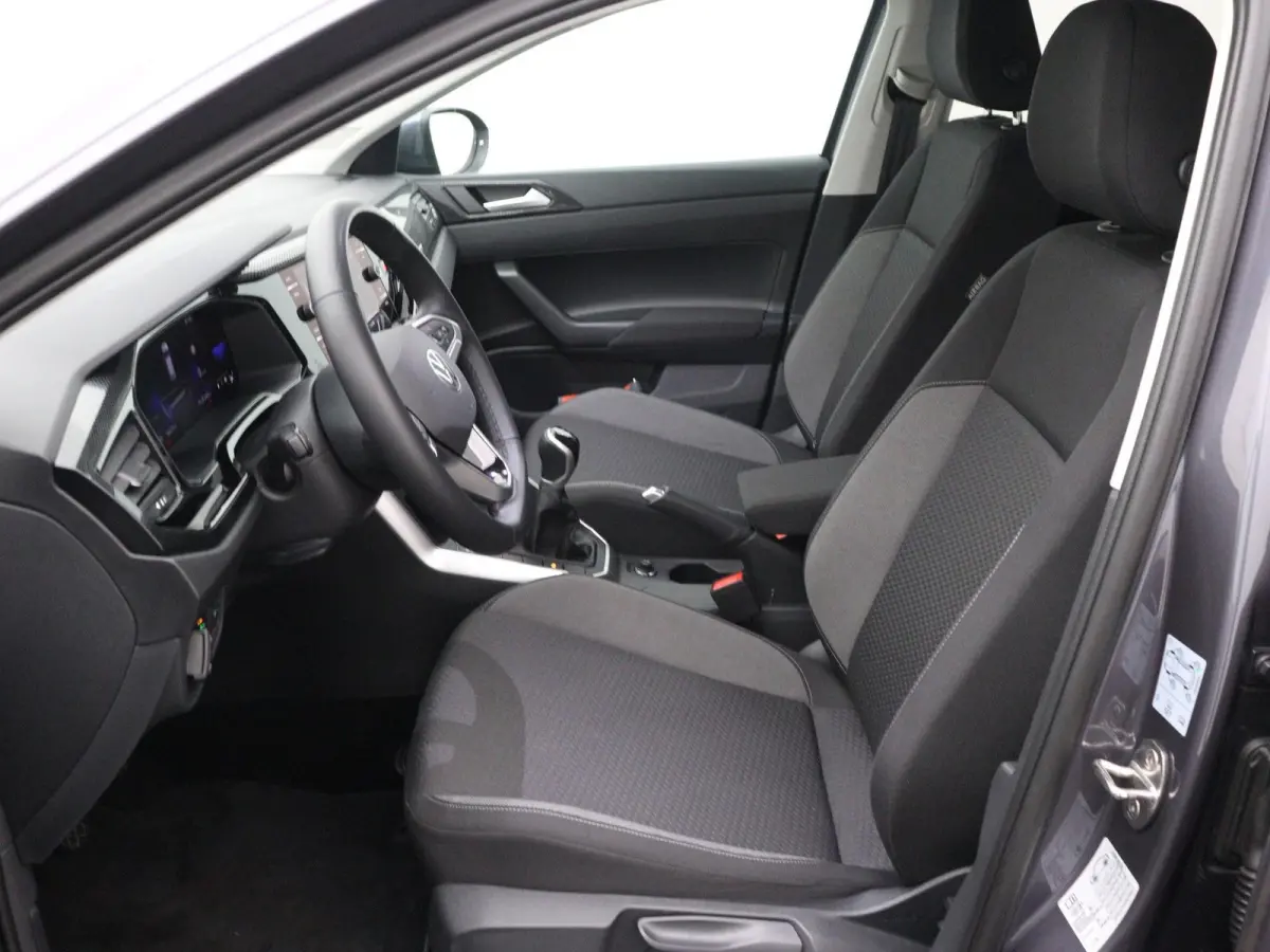 1.0 TSI Life Edition | EM | Achterruitrijcamera | Parkeersensoren | Navigatie | App Connect (Apple Carplay / Android Auto) | Keyless Access