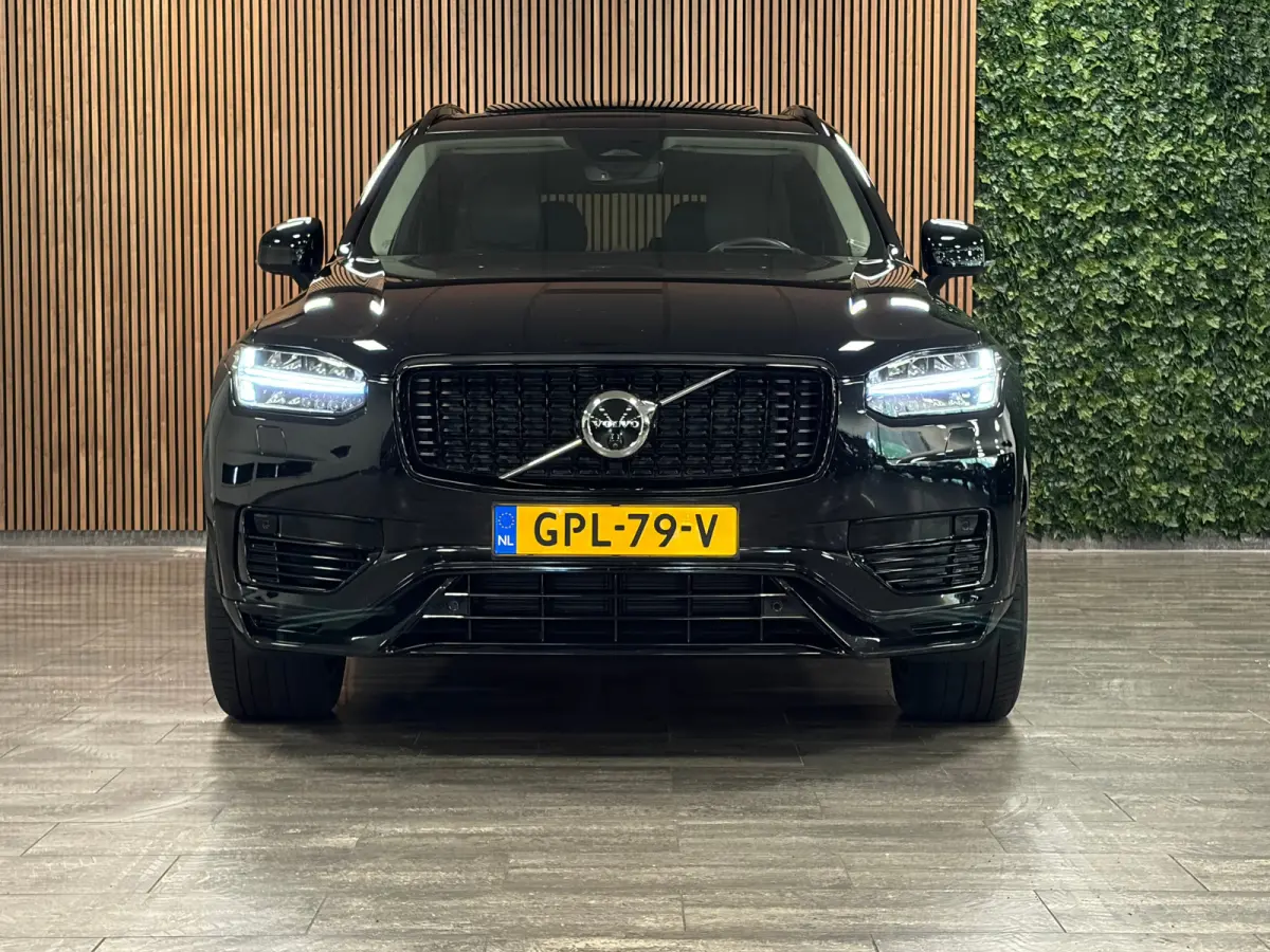 T8 AWD Recharge Ultra Dark | Vol! | Bowers & Wilkins | Luchtvering | Stoelventilatie | Trekhaak | 360 Camera | Head-Up Display | Stoelmassage | 455pk | Adaptieve Cruise Control | Stoelverwar