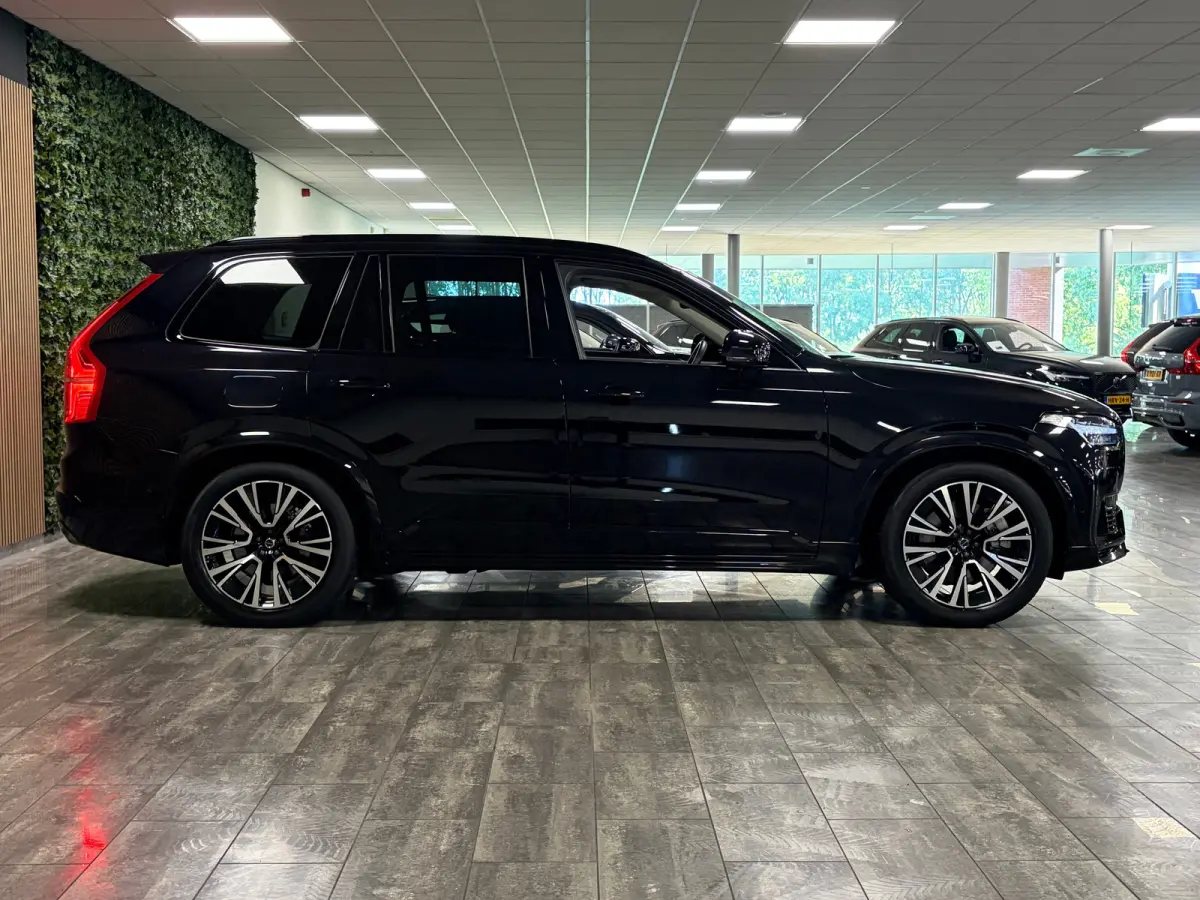 T8 AWD Recharge Ultra Dark | Vol! | Bowers & Wilkins | Luchtvering | Stoelventilatie | Trekhaak | 360 Camera | Head-Up Display | Stoelmassage | 455pk | Adaptieve Cruise Control | Stoelverwar