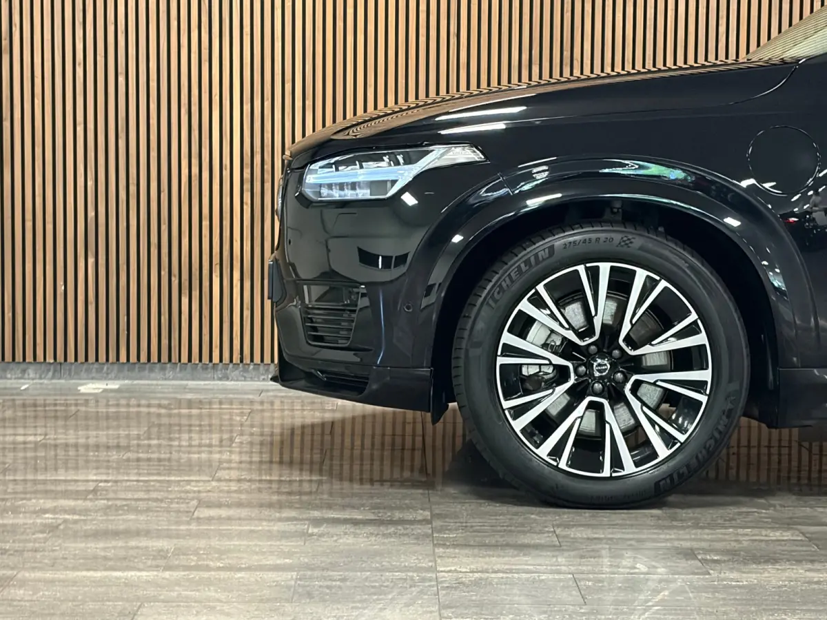 T8 AWD Recharge Ultra Dark | Vol! | Bowers & Wilkins | Luchtvering | Stoelventilatie | Trekhaak | 360 Camera | Head-Up Display | Stoelmassage | 455pk | Adaptieve Cruise Control | Stoelverwar