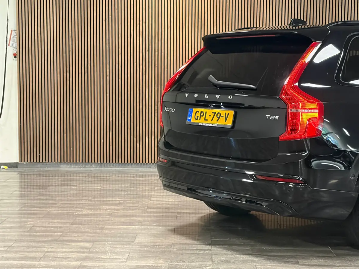 T8 AWD Recharge Ultra Dark | Vol! | Bowers & Wilkins | Luchtvering | Stoelventilatie | Trekhaak | 360 Camera | Head-Up Display | Stoelmassage | 455pk | Adaptieve Cruise Control | Stoelverwar