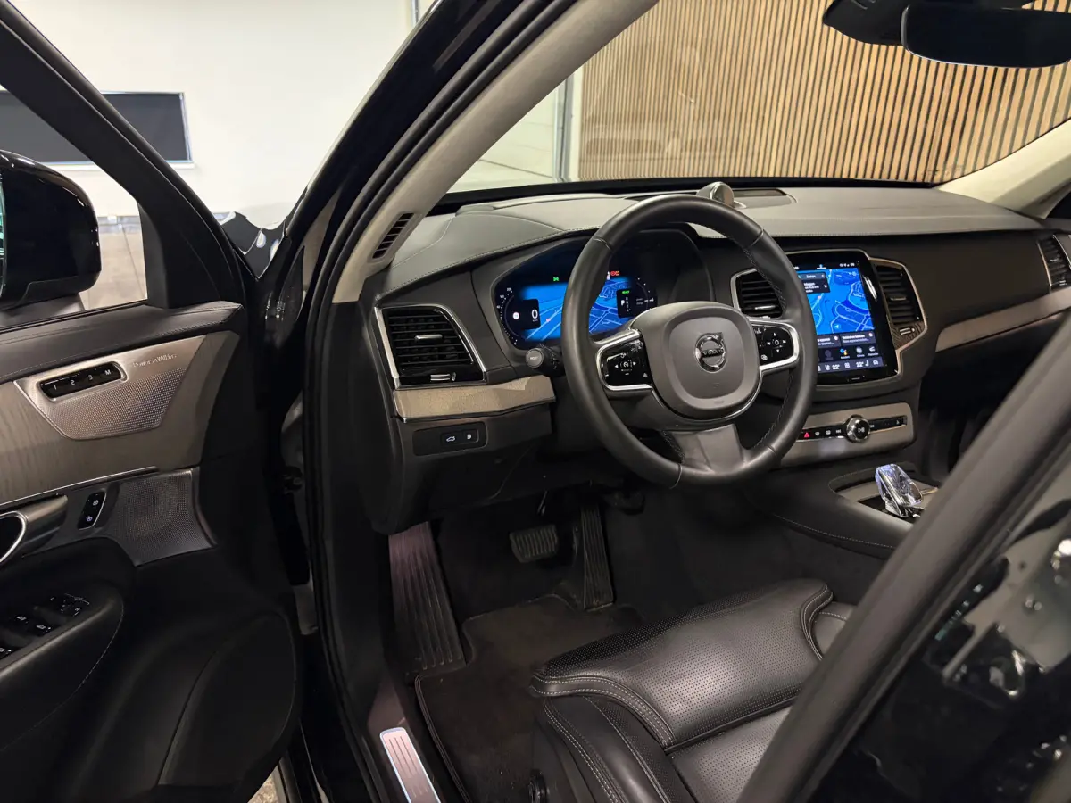 T8 AWD Recharge Ultra Dark | Vol! | Bowers & Wilkins | Luchtvering | Stoelventilatie | Trekhaak | 360 Camera | Head-Up Display | Stoelmassage | 455pk | Adaptieve Cruise Control | Stoelverwar