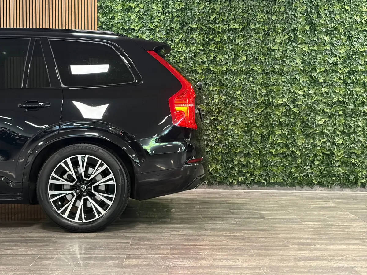 T8 AWD Recharge Ultra Dark | Vol! | Bowers & Wilkins | Luchtvering | Stoelventilatie | Trekhaak | 360 Camera | Head-Up Display | Stoelmassage | 455pk | Adaptieve Cruise Control | Stoelverwar
