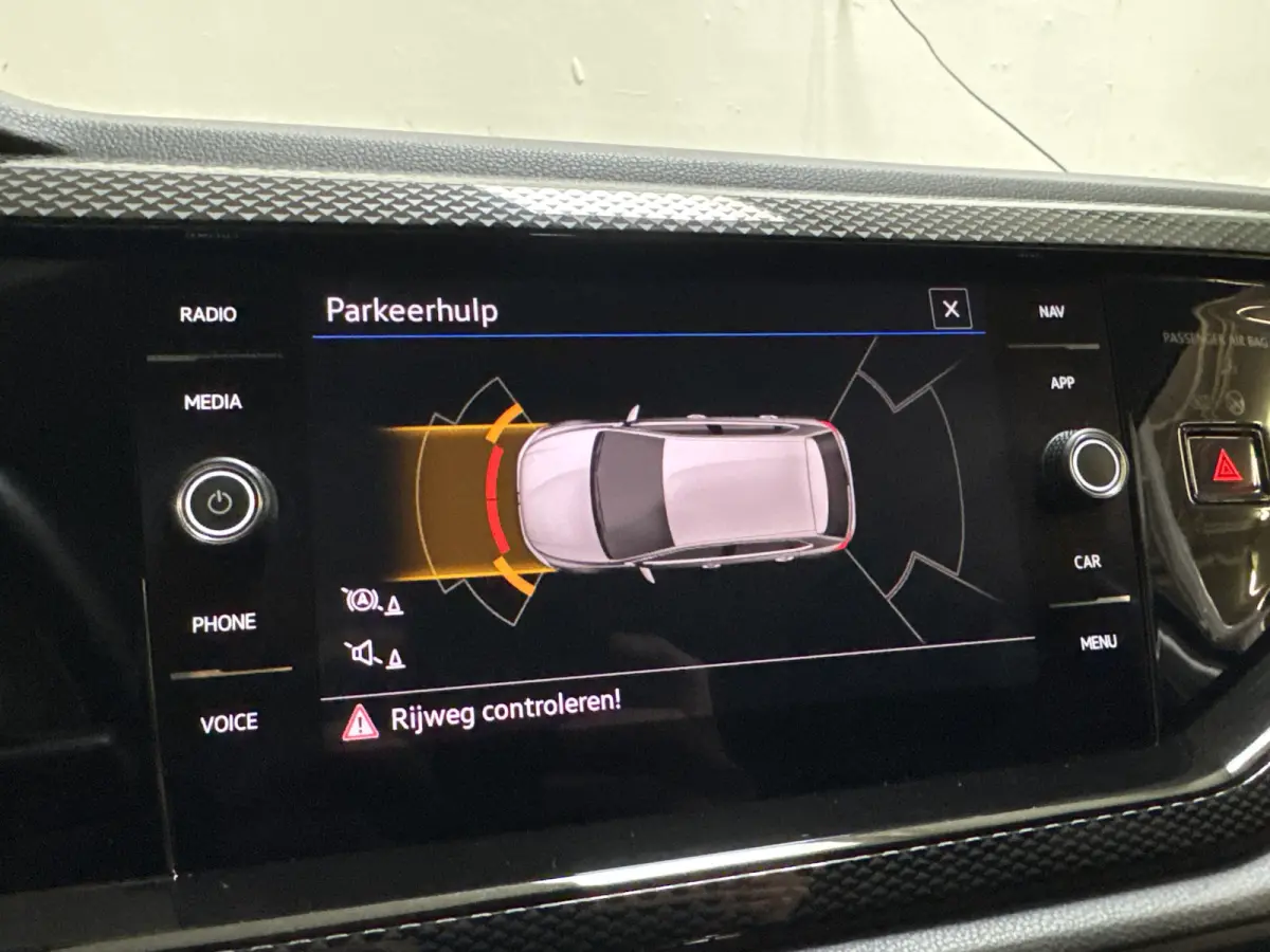 TSI 95PK LIFE BUSINESS CARPLAY/PDC/LMV