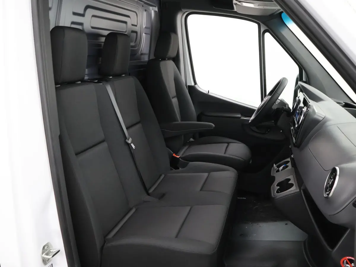 315 L2H2 RWD PRO | 3500kg TREKKEN | AUTOMAAT | 3-ZITS | CRUISE CONTROL |
