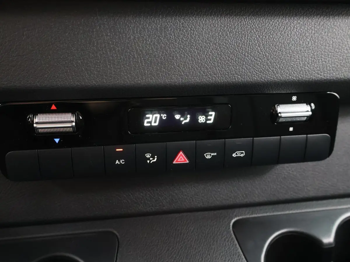 317 CDI GB L2 RWD PRO | AUTOMAAT | 3500KG TREKKEN | CAMERA | CRUISE CONTROL | APPLE CARPLAY