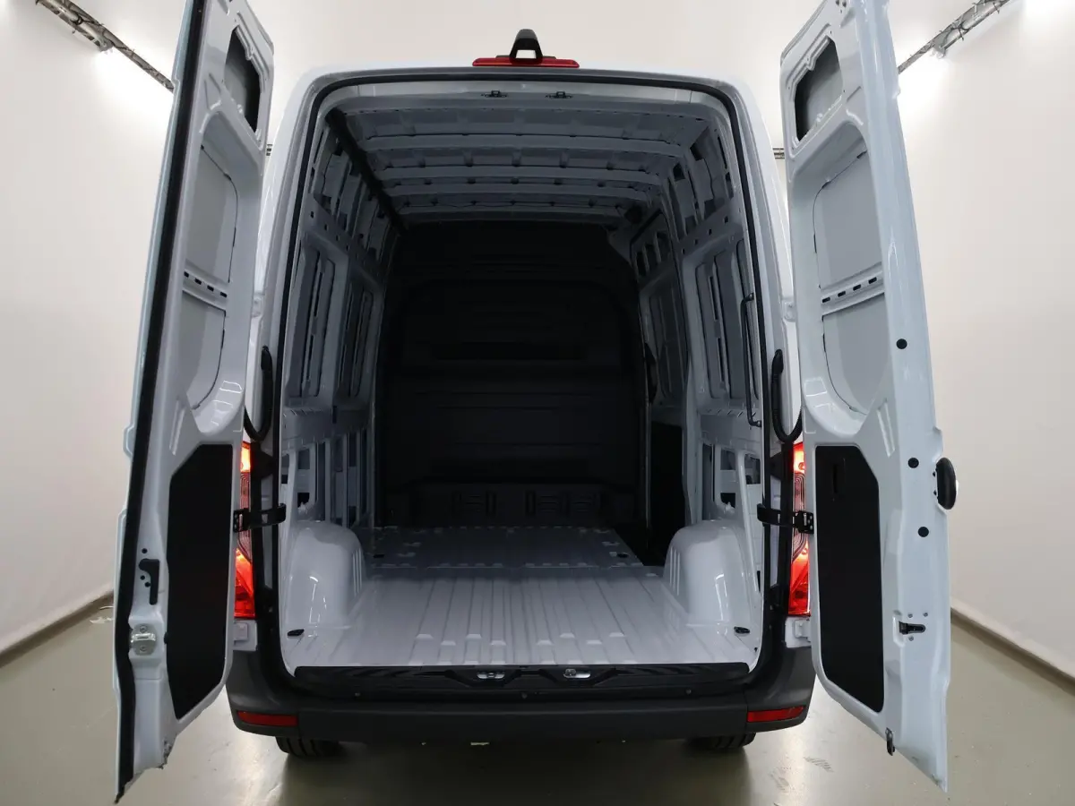 315 CDI | L2 H2 | Aut. | RWD | PRO | BPM VRIJ! | 3500 KG AHW | CARPLAY | ANDROID AUTO | 3-ZITS | CRUISE | CAMERA | AIRCO | SPOORASSISTENT | DODEHOEKDETECTIE |