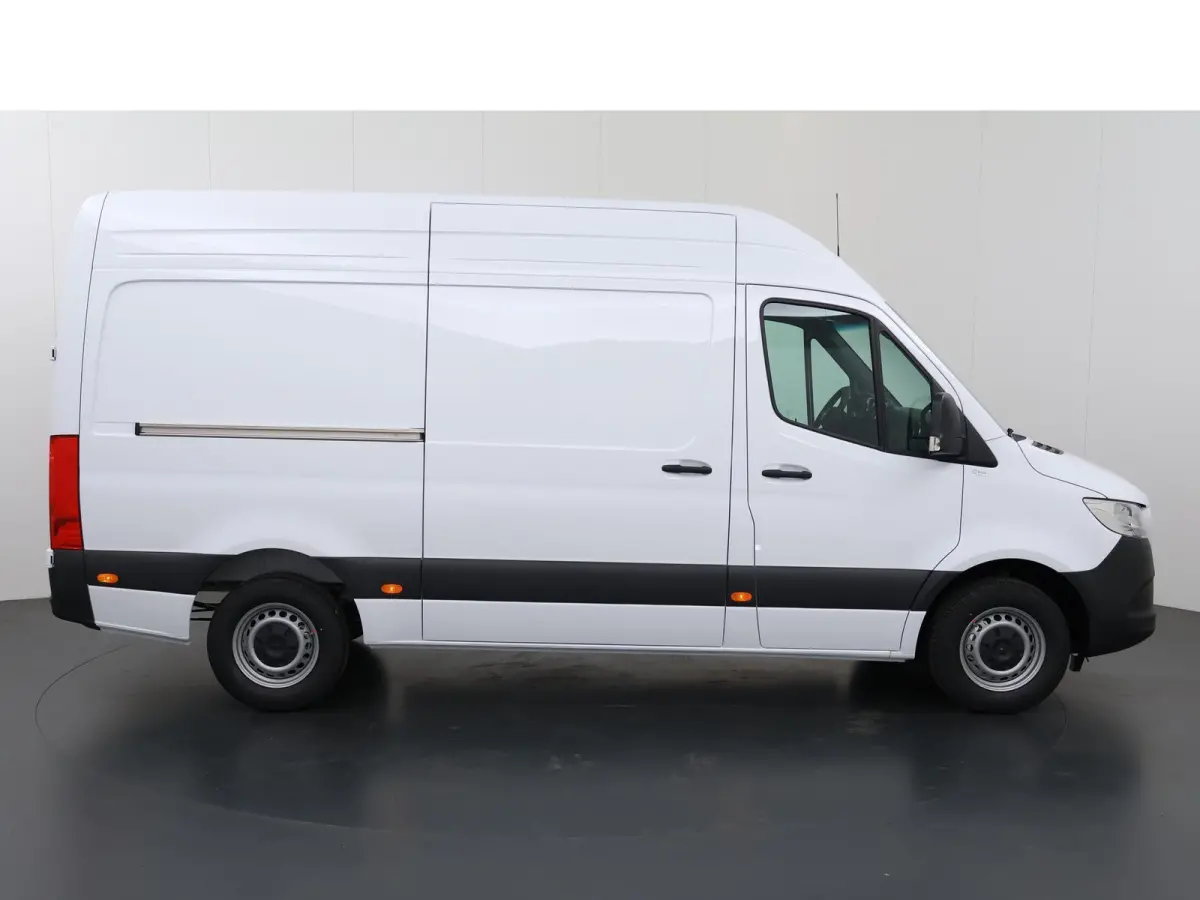 315 CDI | L2 H2 | Aut. | RWD | PRO | BPM VRIJ! | 3500 KG AHW | CARPLAY | ANDROID AUTO | 3-ZITS | CRUISE | CAMERA | AIRCO | SPOORASSISTENT | DODEHOEKDETECTIE |