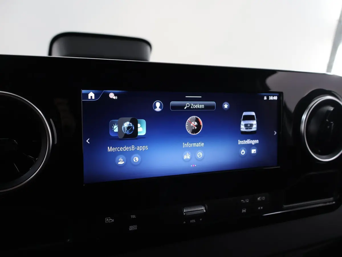 315 CDI | L2 H2 | Aut. | RWD | PRO | BPM VRIJ! | 3500 KG AHW | CARPLAY | ANDROID AUTO | 3-ZITS | CRUISE | CAMERA | AIRCO | SPOORASSISTENT | DODEHOEKDETECTIE |