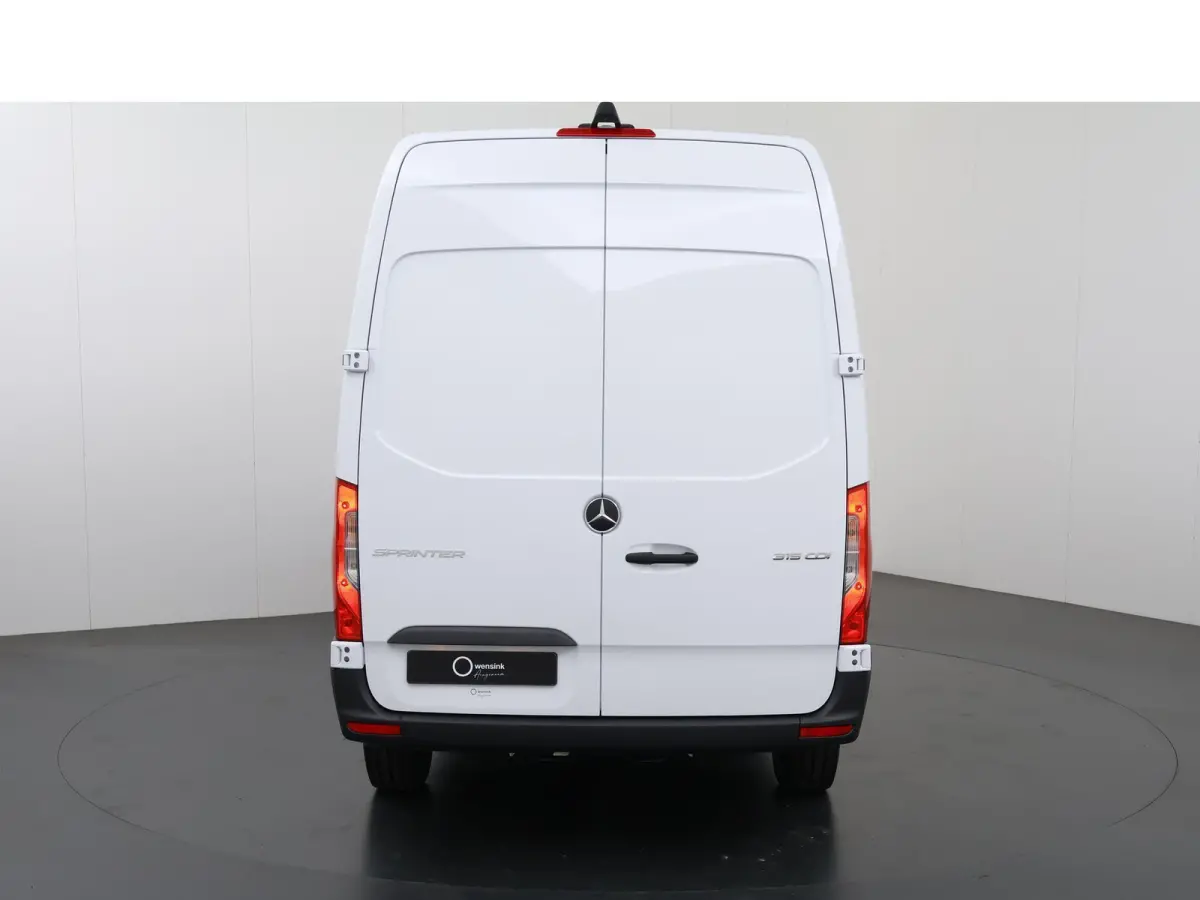 315 CDI | L2 H2 | Aut. | RWD | PRO | BPM VRIJ! | 3500 KG AHW | CARPLAY | ANDROID AUTO | 3-ZITS | CRUISE | CAMERA | AIRCO | SPOORASSISTENT | DODEHOEKDETECTIE |