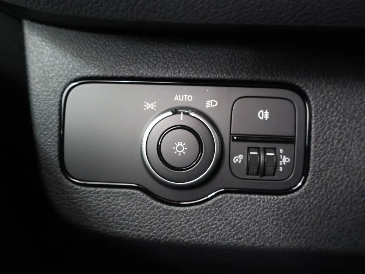 315 CDI | L2 H2 | Aut. | RWD | PRO | BPM VRIJ! | 3500 KG AHW | CARPLAY | ANDROID AUTO | 3-ZITS | CRUISE | CAMERA | AIRCO | SPOORASSISTENT | DODEHOEKDETECTIE |