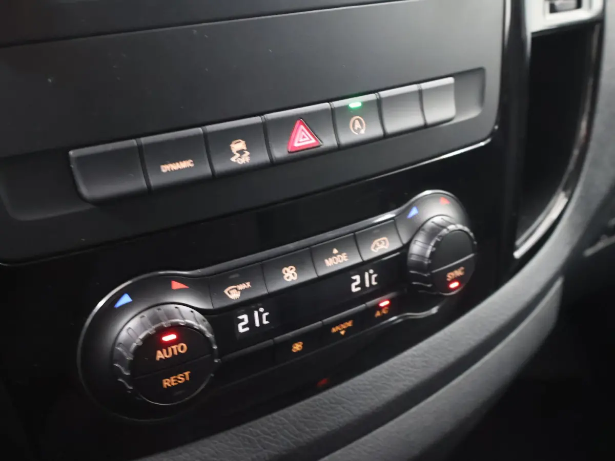114 CDI | Aut. | L2 Lang | LM Velgen | Trekhaak | LED Koplampen | 3-zits | Parkeercamera | Navigatie | Climate Control | Certified