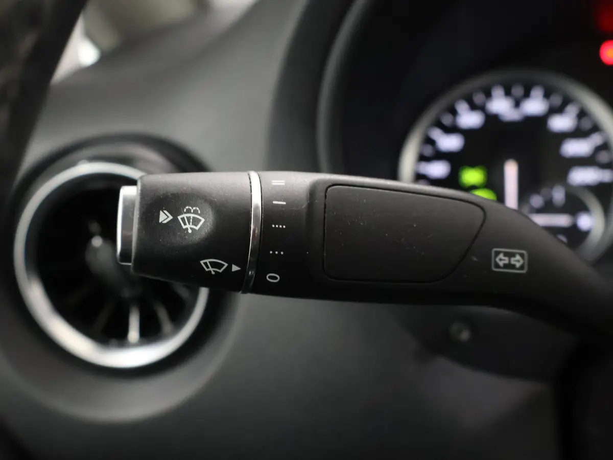 114 CDI | Aut. | L2 Lang | LM Velgen | Trekhaak | LED Koplampen | 3-zits | Parkeercamera | Navigatie | Climate Control | Certified