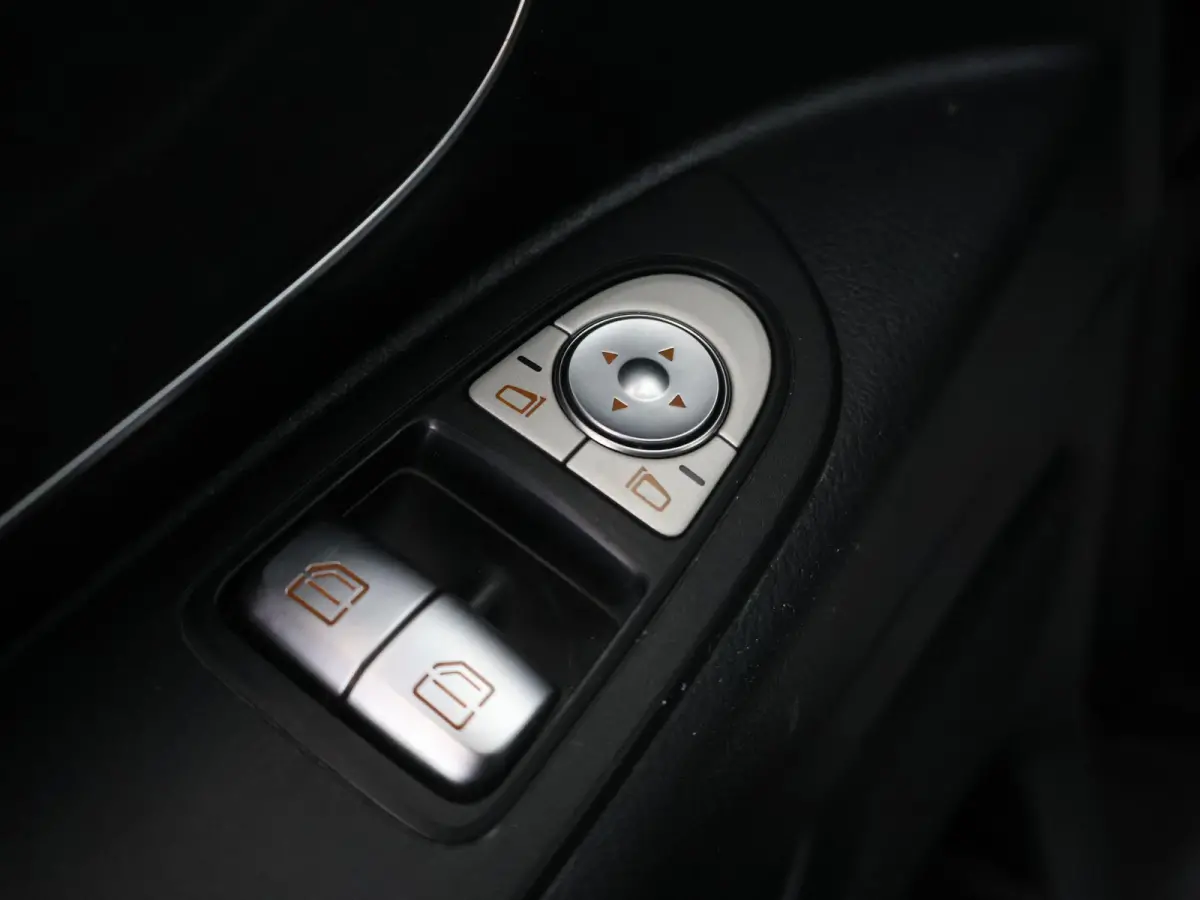 114 CDI | Aut. | L2 Lang | LM Velgen | Trekhaak | LED Koplampen | 3-zits | Parkeercamera | Navigatie | Climate Control | Certified