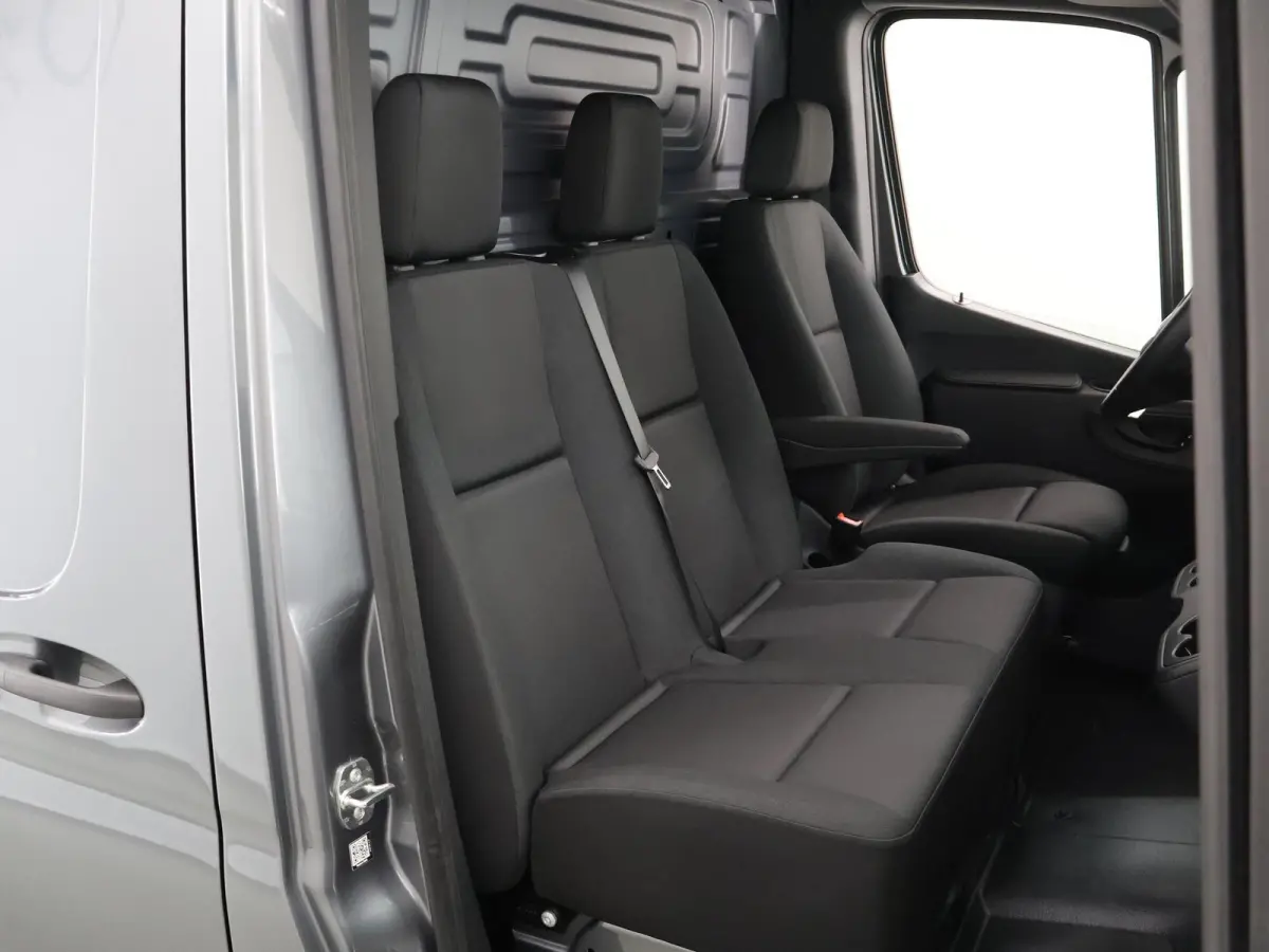 315 CDI GB L2 RWD PRO | ACHTERUITRIJCAMERA | 3500 KG AHW | DODEHOEKASSISTENT | AIRCO | CRUISE | CARPLAY | ANDROID AUTO | METALLIC | 3-ZITS | MBUX SYSTEEM GROOT