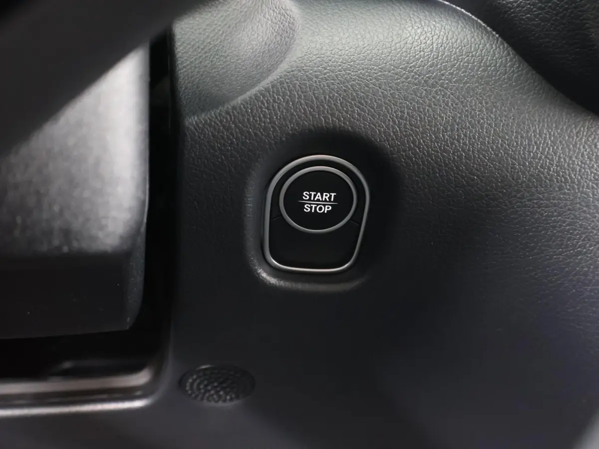 129 L2 PRO 90kWh | Snelladen 110 KWh | Achteruitrijcamera | Parkeerpakket | Comfortbestuurdersstoel | Dodehoekassistent | 8 Zitplaatsen | 360KM Range |