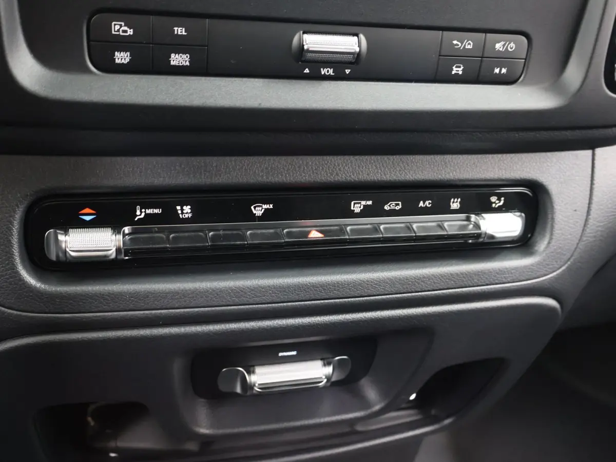 129 L2 PRO 90kWh | Snelladen 110 KWh | Achteruitrijcamera | Parkeerpakket | Comfortbestuurdersstoel | Dodehoekassistent | 8 Zitplaatsen | 360KM Range |